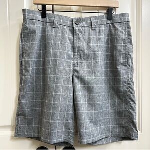 Haggar H26 Move Active Shorts in Gray Plaid, Waist 34